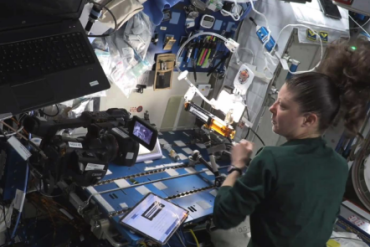 Tracy Dyson conducts experiments in space